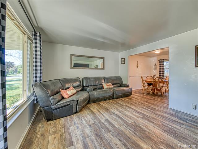 Builiding view four for 305 Cranbrook Blvd, Monroe, MI. 48162