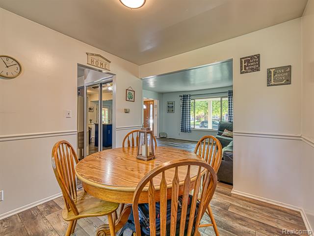 Builiding view fourteen for 305 Cranbrook Blvd, Monroe, MI. 48162