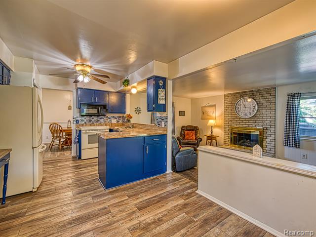 Builiding view nine for 305 Cranbrook Blvd, Monroe, MI. 48162