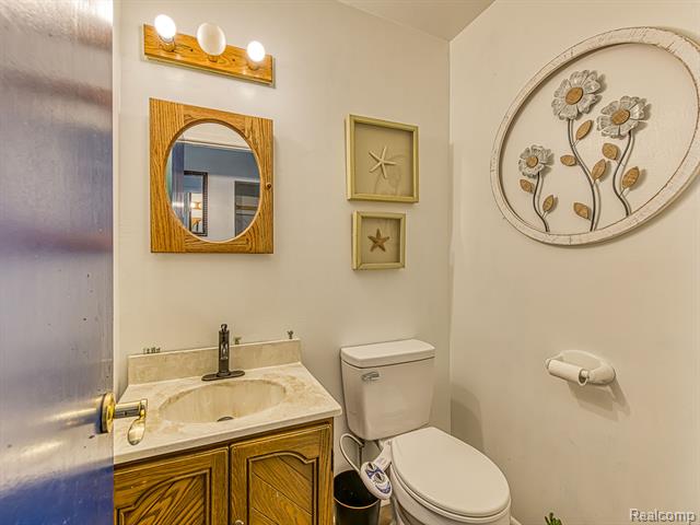 Builiding view nineteen for 305 Cranbrook Blvd, Monroe, MI. 48162