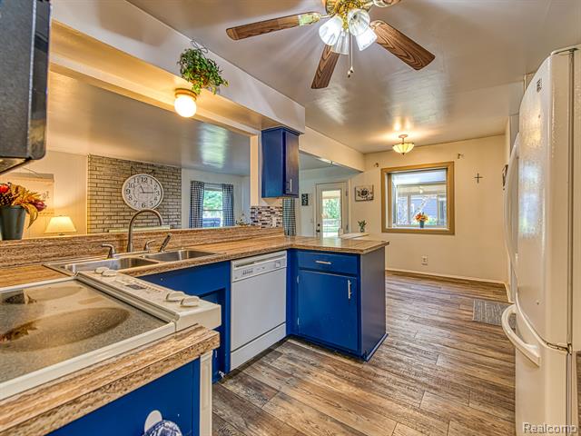 Builiding view seven for 305 Cranbrook Blvd, Monroe, MI. 48162