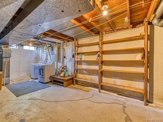 Builiding view thirty four for 305 Cranbrook Blvd, Monroe, MI. 48162