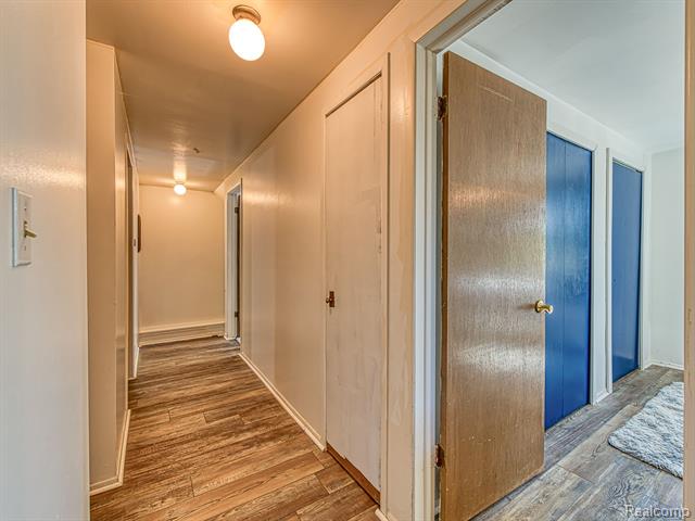 Builiding view thirty one for 305 Cranbrook Blvd, Monroe, MI. 48162