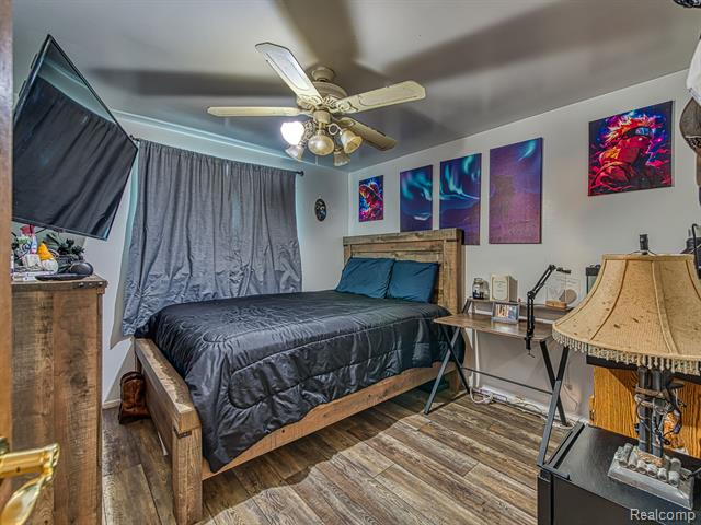 Builiding view thirty for 305 Cranbrook Blvd, Monroe, MI. 48162