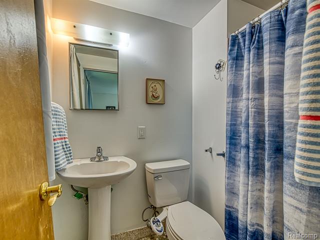 Builiding view twenty five for 305 Cranbrook Blvd, Monroe, MI. 48162