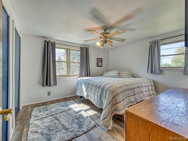 Builiding view twenty three for 305 Cranbrook Blvd, Monroe, MI. 48162