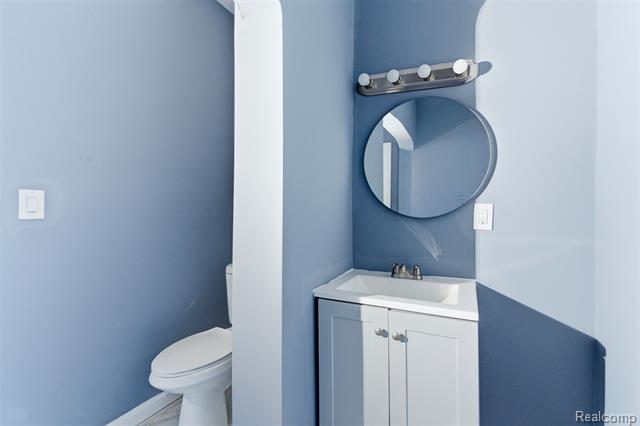 Builiding view six for 5462 Parker, Detroit, MI. 48213