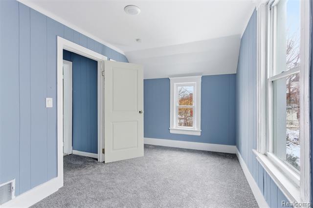 Builiding view ten for 5462 Parker, Detroit, MI. 48213