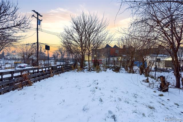 Builiding view twelve for 5462 Parker, Detroit, MI. 48213