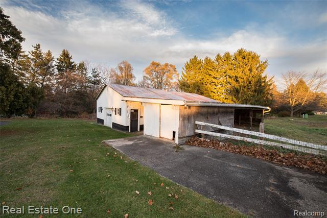 Builiding view fifty four for 4141 Van Amberg Fl 1, Brighton, MI. 48114