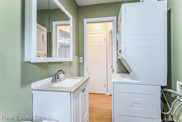 Builiding view forty five for 4141 Van Amberg Fl 1, Brighton, MI. 48114