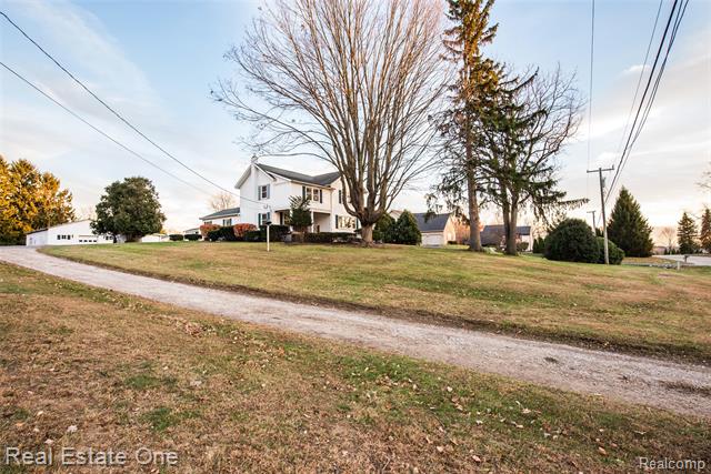 Builiding view sixty one for 4141 Van Amberg Fl 1, Brighton, MI. 48114