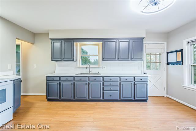 Builiding view thirty eight for 4141 Van Amberg Fl 1, Brighton, MI. 48114