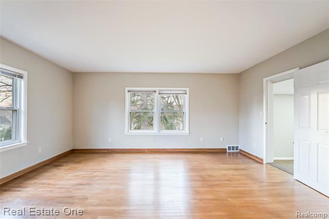 Builiding view thirty nine for 4141 Van Amberg Fl 1, Brighton, MI. 48114