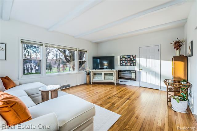 Builiding view twenty two for 4141 Van Amberg Fl 1, Brighton, MI. 48114