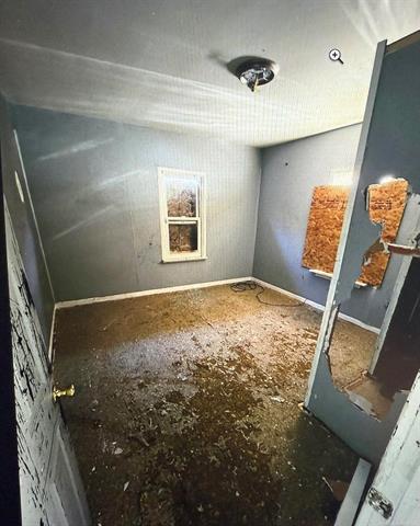 Builiding view eight for 2126 Maplewood, Saginaw, MI. 48601