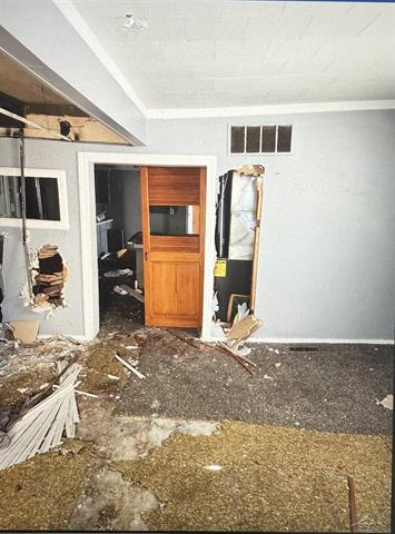 Builiding view one for 2126 Maplewood, Saginaw, MI. 48601