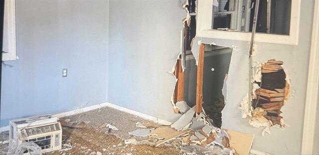 Builiding view seven for 2126 Maplewood, Saginaw, MI. 48601