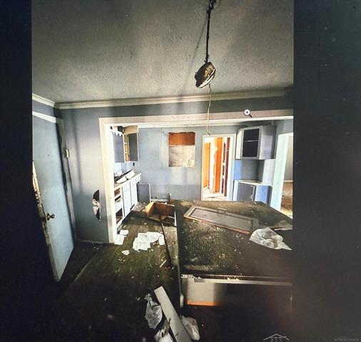 Builiding view two for 2126 Maplewood, Saginaw, MI. 48601