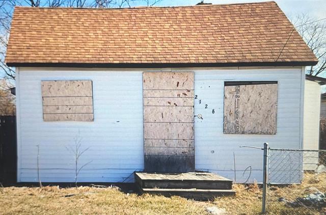 front view for 2126 Maplewood Avenue, Saginaw, Mi. 48601