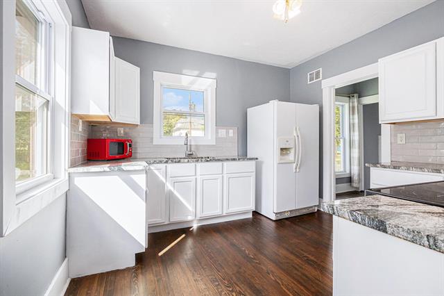 Builiding view ten for 161 Kline, Benton Harbor, MI. 49022