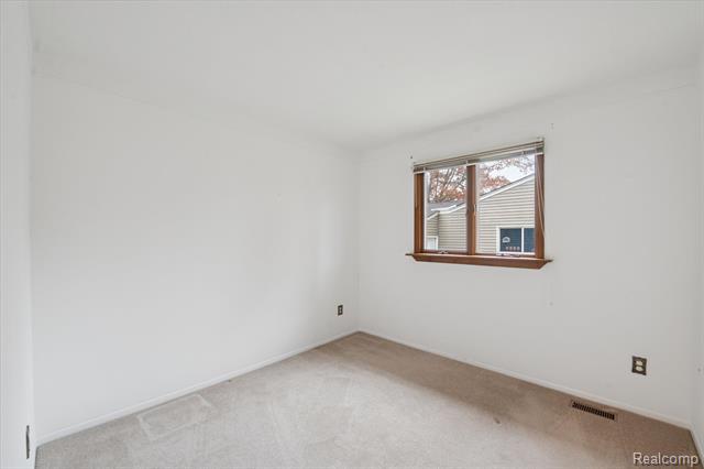 Builiding view fifteen for 751 Norchester, South Lyon, MI. 48178