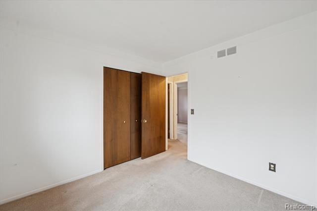 Builiding view fourteen for 751 Norchester, South Lyon, MI. 48178