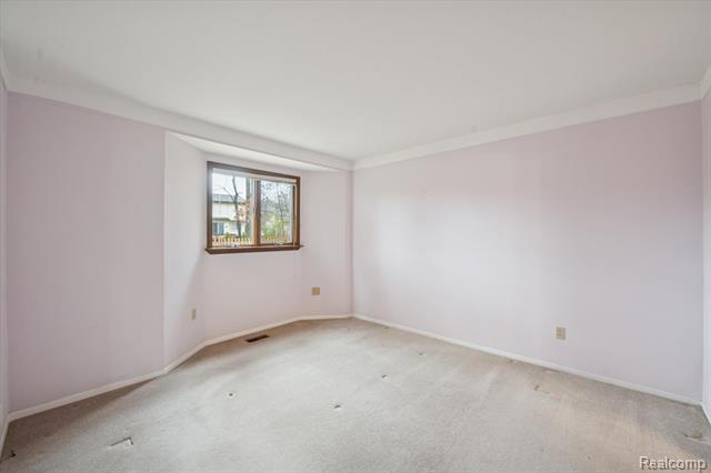 Builiding view nineteen for 751 Norchester, South Lyon, MI. 48178