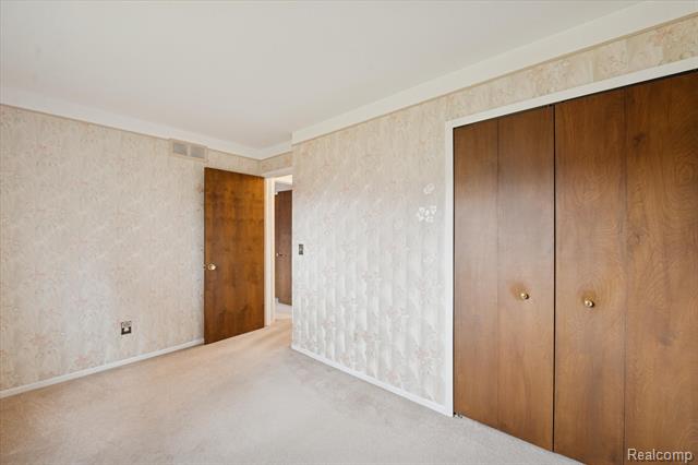 Builiding view sixteen for 751 Norchester, South Lyon, MI. 48178