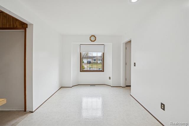 Builiding view twelve for 751 Norchester, South Lyon, MI. 48178