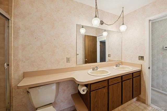 Builiding view twenty for 751 Norchester, South Lyon, MI. 48178