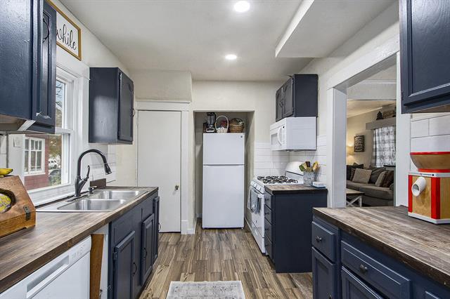 Builiding view nine for 1312 Wells, Kalamazoo, MI. 49001