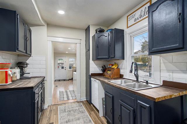 Builiding view ten for 1312 Wells, Kalamazoo, MI. 49001