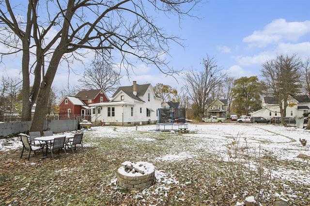 Builiding view twenty five for 1312 Wells, Kalamazoo, MI. 49001