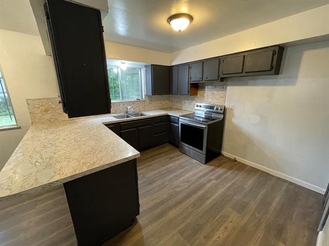 Builiding view nine for 6907 Parkbelt, Flint, MI. 48505