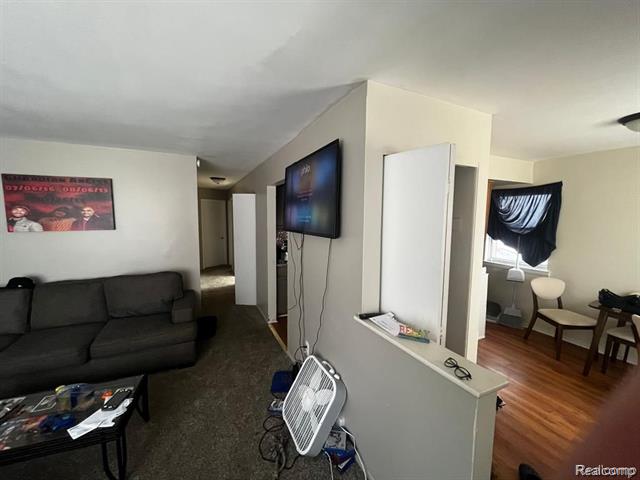 Builiding view four for 16816 Pinehurst, Detroit, MI. 48221