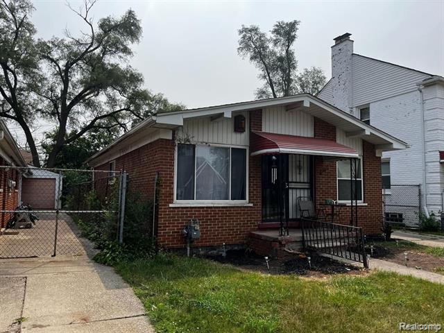 Builiding view two for 16816 Pinehurst, Detroit, MI. 48221