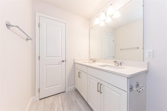 Builiding view thirty five for 3341 Roseford, Ann Arbor, MI. 48105