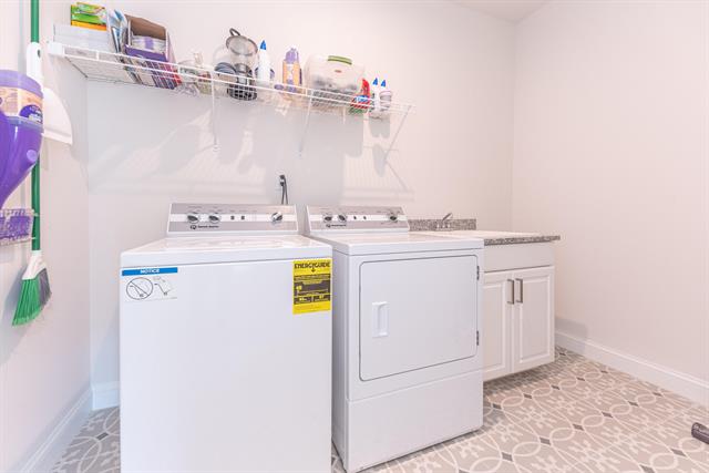 Builiding view thirty one for 3341 Roseford, Ann Arbor, MI. 48105