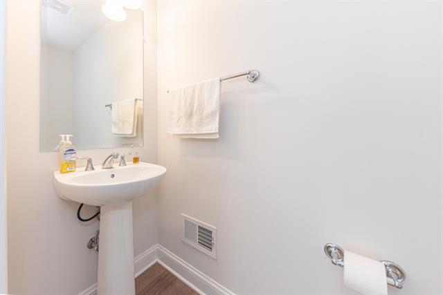 Builiding view thirty for 3341 Roseford, Ann Arbor, MI. 48105