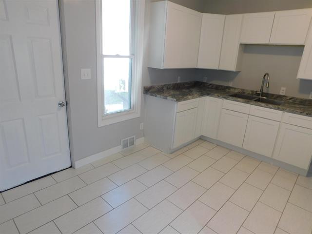 Builiding view eight for 607 Kosciusko, Manistee, MI. 49660