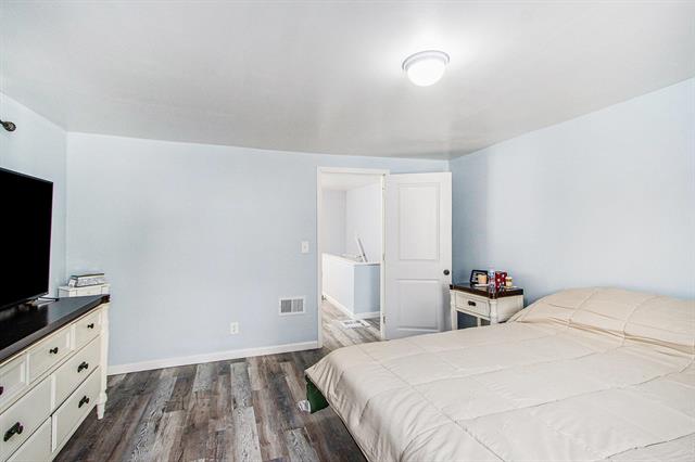 Builiding view eight for 240 Chicago, Kalamazoo, MI. 49048