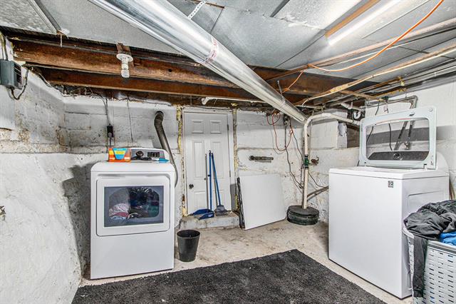 Builiding view twelve for 240 Chicago, Kalamazoo, MI. 49048