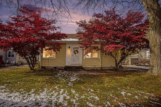 Builiding view one for 2867 Sharon, Wyoming, MI. 49519