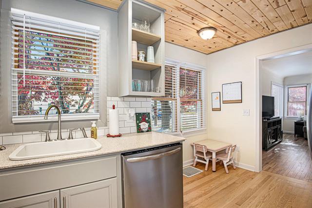 Builiding view six for 2867 Sharon, Wyoming, MI. 49519