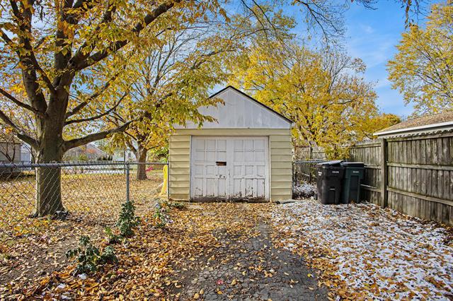 Builiding view sixteen for 2867 Sharon, Wyoming, MI. 49519