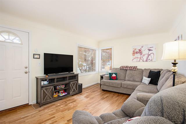 Builiding view three for 2867 Sharon, Wyoming, MI. 49519