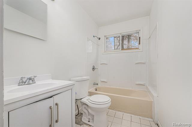 Builiding view eleven for 14387 Auburn, Detroit, MI. 48223