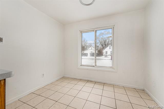 Builiding view four for 14387 Auburn, Detroit, MI. 48223