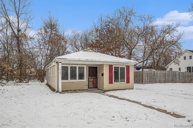 Builiding view one for 14387 Auburn, Detroit, MI. 48223